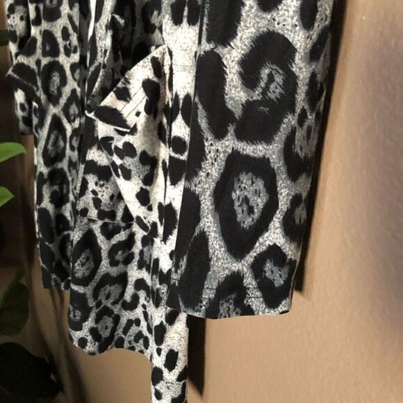 Black Leopard Button Down Long Sleeve Cardigan - Picture 4 of 7